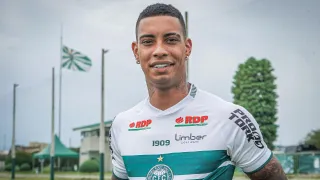 Coritiba apresenta Alef Manga, que chega falando em “sonho realizado”