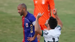 Coritiba goleia e traduz virtudes. Paraná é frágil como um time amador