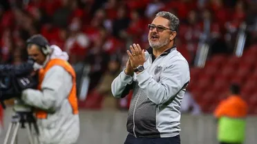 Técnico de um Nikão “rebelde” no Atlético-MG, Micale sentencia: “Hoje ele é um milagre”