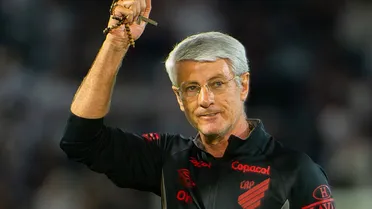 Athletico define posição carente e Odair avalia mercado: “Temos acertado mais que errado”