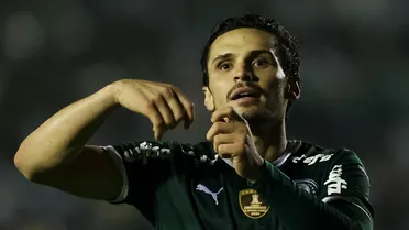 Raphael Veiga será o injustiçado Alex de 2002?