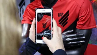 Athletico fecha patrocínio na camisa com banco de Edir Macedo