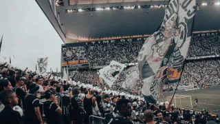 Corinthians será denunciado no STJD por canto homofóbico e corre risco até de perder pontos