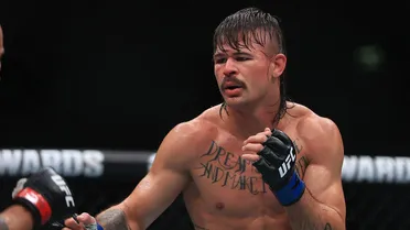 Diego Lopes revela fratura nos dois pés após luta no UFC 325