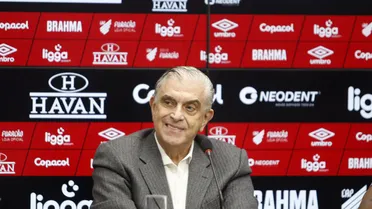 Mario Celso Petraglia e o último tijolo da Baixada