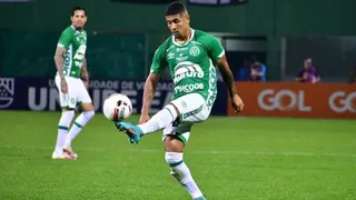 Sai Abner, entra Fernando no Athletico: lateral-esquerdo é esperado em Curitiba