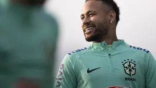Neymar treina pela 1ª vez no segundo dia de preparação da seleção