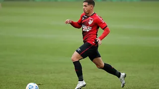 Athletico inscreve Terans e Carlos Eduardo e fecha lista do Paranaense