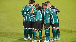 Coritiba paga salários em carteira atrasados e acerta parte dos direitos de imagem