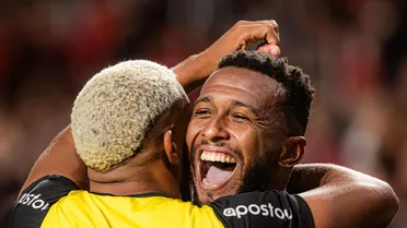 Maringá baila na Arena, elimina o Athletico e revolta torcida