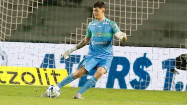 Coritiba recusa proposta milionária por goleiro destaque da Copinha