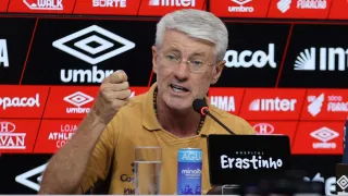 Odair pede paciência e admite dificuldade financeira no Athletico
