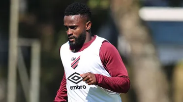 Athletico terá mudança no ataque contra o Volta Redonda; veja as escalações