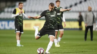 Coritiba encaminha renovação de contrato do zagueiro Henrique