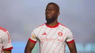 Vasco perde para o Internacional em São Januário e é vaiado pela torcida