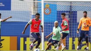Com grupo quase completo, Ramon aprimora posse de bola da seleção para amistosos