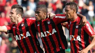 Experiente artilheiro ex-Athletico vai jogar a Série D no Cascavel
