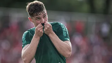 Lateral é anunciado em novo clube e se despede do Coritiba: “Sempre em meu coração”