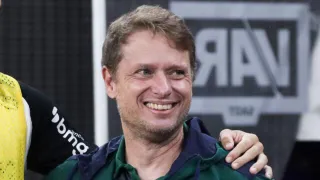 Coritiba controla o Corinthians com Josué e Ronier inspirados