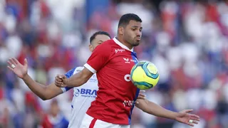 Técnico do Paraná explica “sumiço” de Carlos Henrique no mata-mata