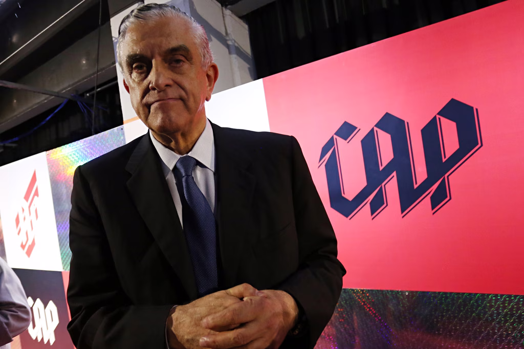 O Atlético lançou a nova identidade visual do clube na noite desta terça-feira (11), na Arena da Baixada. Com a presença de diretores, conselheiros, convidados e imprensa, o Furacão apresentou seu novo escudo, uniformes, mascote, mídias sociais e a nova grafia do nome: Clube Athletico Paranaense. Mário Celso Petraglia.