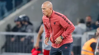 Interino diz estar vivendo “cada dia como se fosse o último” no Athletico