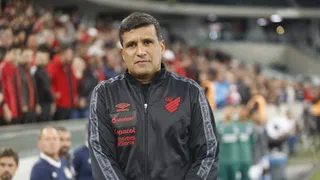 Wesley Carvalho elogia volume de ataque e destaca intensidade do Athletico