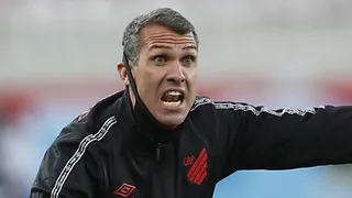 Lazaroni cobra “isonomia” para volta da torcida após derrota no Maracanã