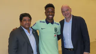 Presidente da Fifa quer paralisação de jogos em casos de racismo
