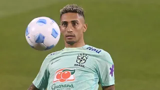 Misterioso, Raphinha diz que seleção será ofensiva com Vinicius Jr ou Paquetá