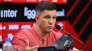 Time a ser batido? Barbieri responde sobre peso do Athletico na Série B