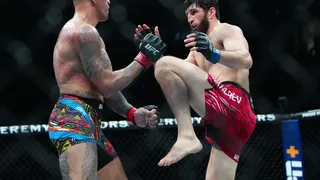 UFC: Ankalaev rasga o verbo e joga culpa por luta morna para Poatan