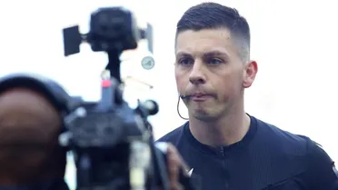 Árbitro afastado do Brasileirão se envolve em nova polêmica na final da Taça FPF
