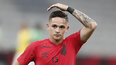 Khellven vê Athletico mais respeitado na disputa da Libertadores