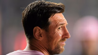 Após visita, Messi revela planos para o futuro em Barcelona: “Voltar para lá”
