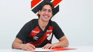 Aposta milionária do Athletico marca primeiro gol na Copa Paraná