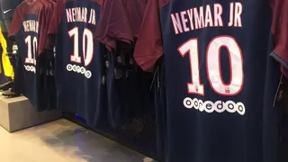PSG e site brasileiro começam a vender nova camisa de Neymar; veja o preço
