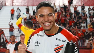 Athletico provoca o Coritiba após classificação: “Paraná bem representado”