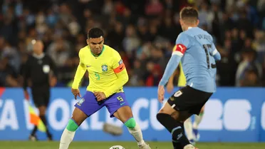 Casemiro fica no Brasil para se recuperar de lesão e desfalca o Manchester United