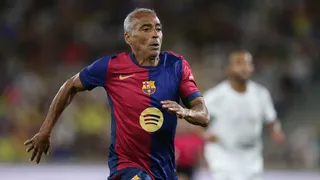 Romário rouba a cena em jogo beneficente em Curitiba