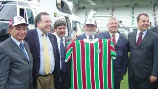 Fluminense entra em atrito com movimento que pede cadeia a Lula