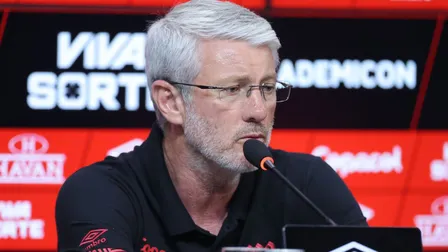 Técnico do Athletico avalia campanha e projeta dificuldade após Copa do Mundo
