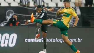 Botafogo perde para o Cuiabá e fica seis pontos na frente do Palmeiras