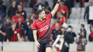 Vitor Roque: ficar ou não ficar no Athletico, eis a questão