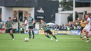 Coritiba segue com falta de criatividade; Athletico volta a ter atuação lamentável