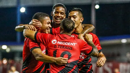 Gringo com mais de 100 jogos pelo Athletico acerta com clube da Série B