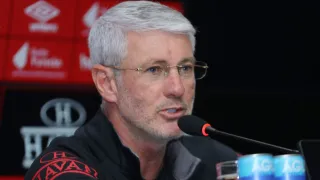 Quem deve substituir o principal desfalque do Athletico em decisão