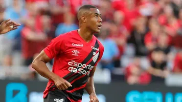 Erick sai na bronca após derrota do Athletico: “Nos safamos de levar mais”