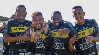 Azuriz atropela o Maringá e Clássico do Veneno em Cascavel tem chuva de gols