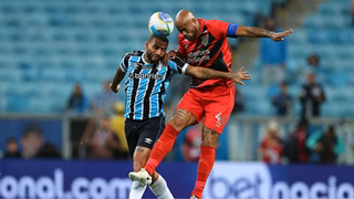 Athletico perde para o Grêmio e encerra sequência de vitórias com Cuca